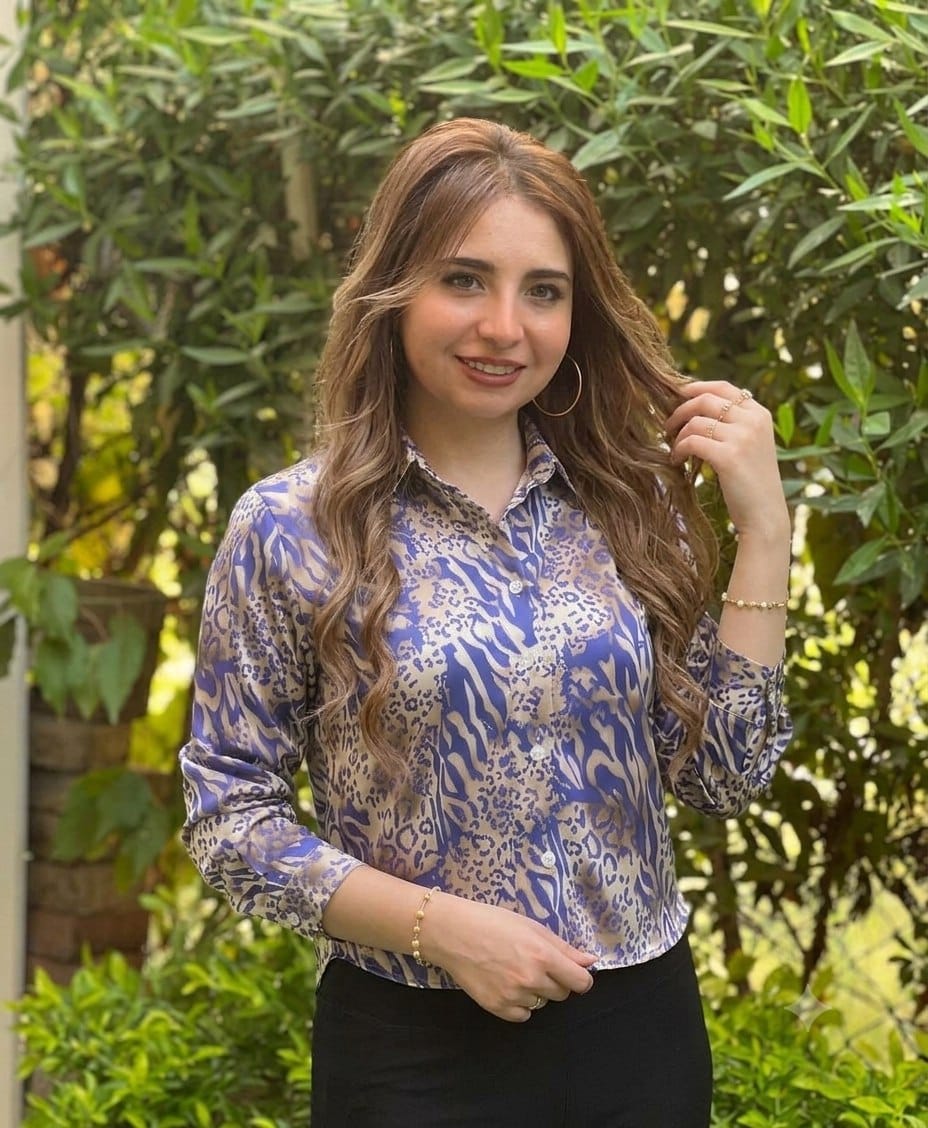 شميز مشجر بأزرار أمامية
