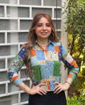 شميز مشجر بأزرار أمامية